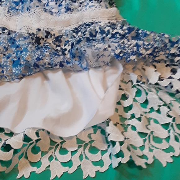 T TAHARI  BLUE & WHITE RAYA DRESS, - Picture 12 of 12